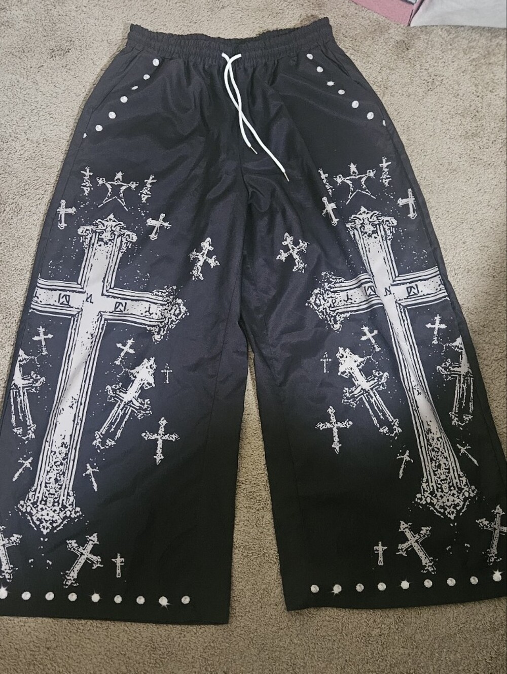 ROMWE Black Jogger Pants with White Cross Graphics